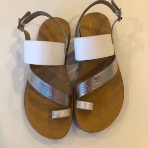 EUC sandals